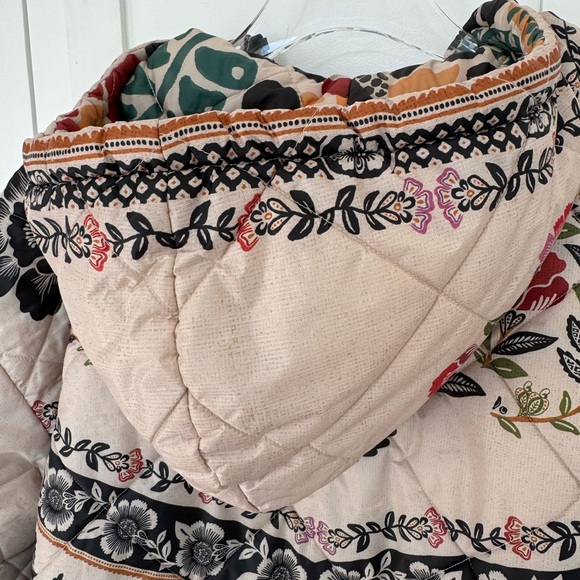 Amazing Farm Rio Romantic Garden Puffer Jacket, Reversible in XS - Picture 12 of 16